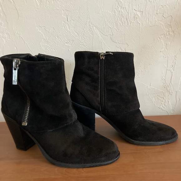 Jessica Simpson black suede bootie. 31/2” heel. Excellent preowned condition. - Picture 2 of 3